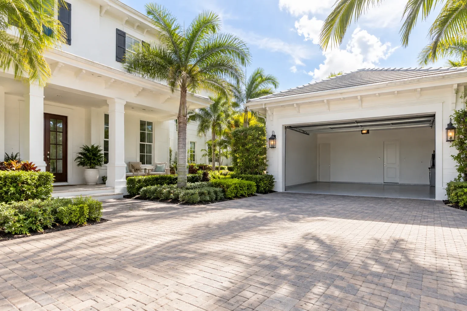 A clear driveway and uncluttered garage, the Treasure Coast and Palm Beach County service illustration